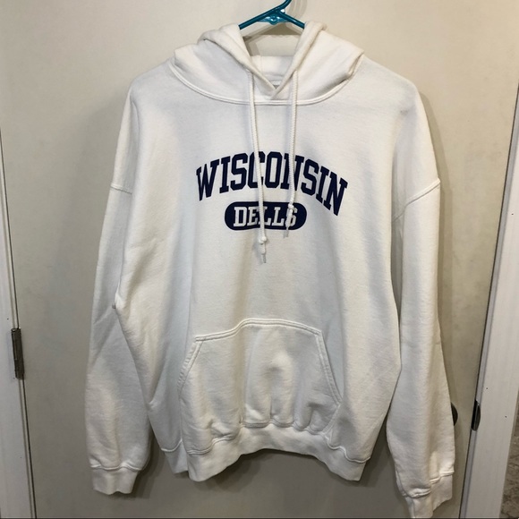 Gildan || Wisconsin Dells Hoodie - Picture 1 of 4